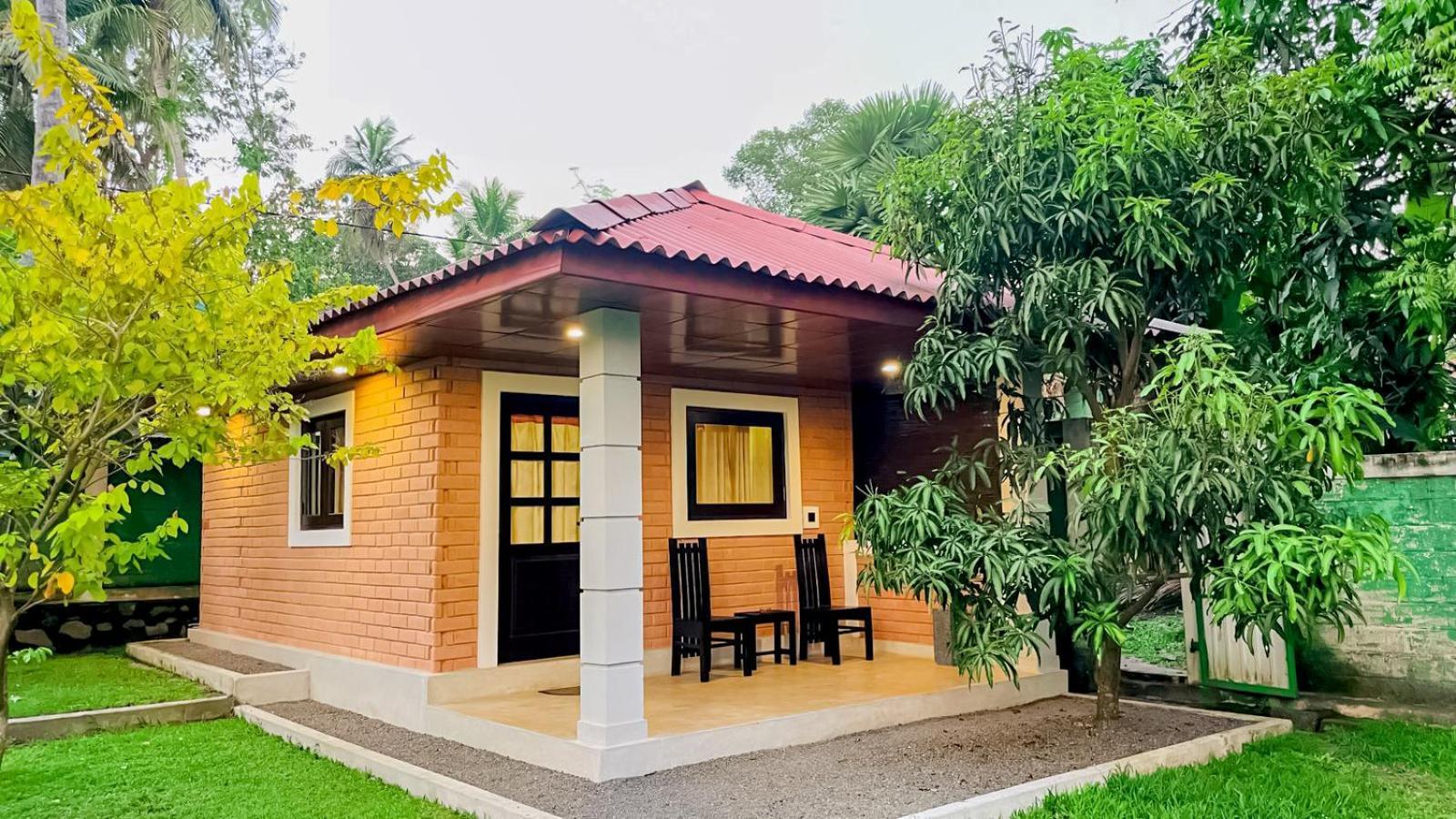 Airport Eco Cottage Katunayake Exterior photo