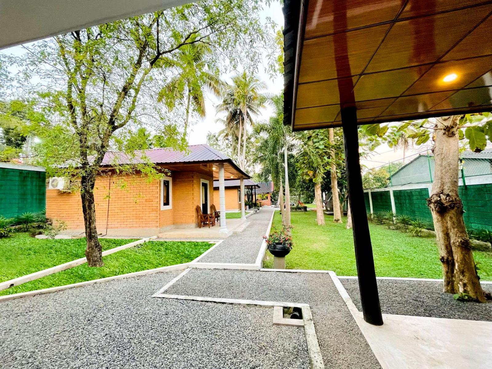 Airport Eco Cottage Katunayake Exterior photo