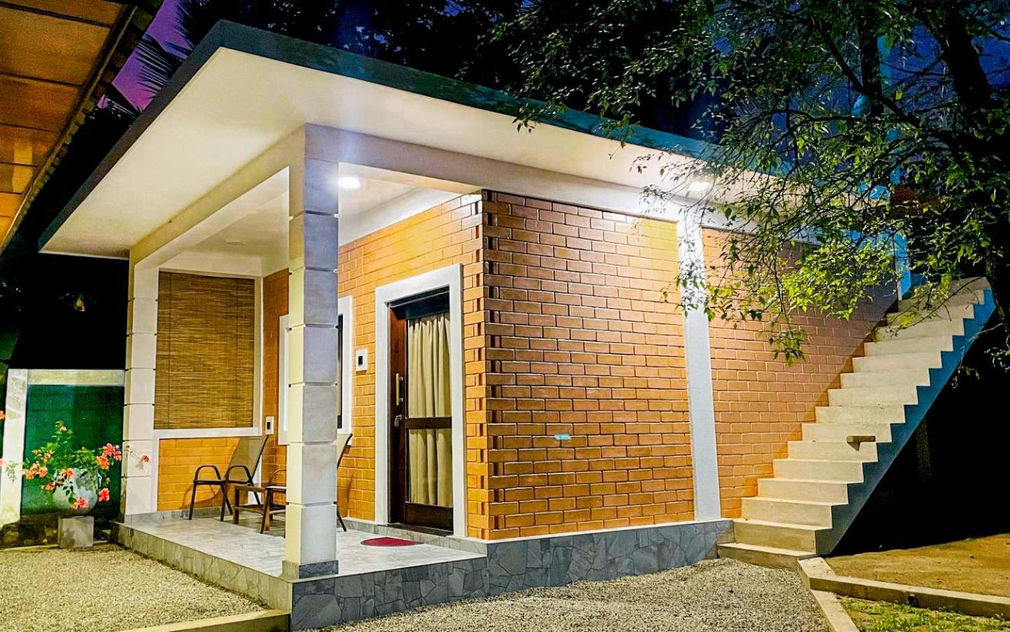 Airport Eco Cottage Katunayake Exterior photo