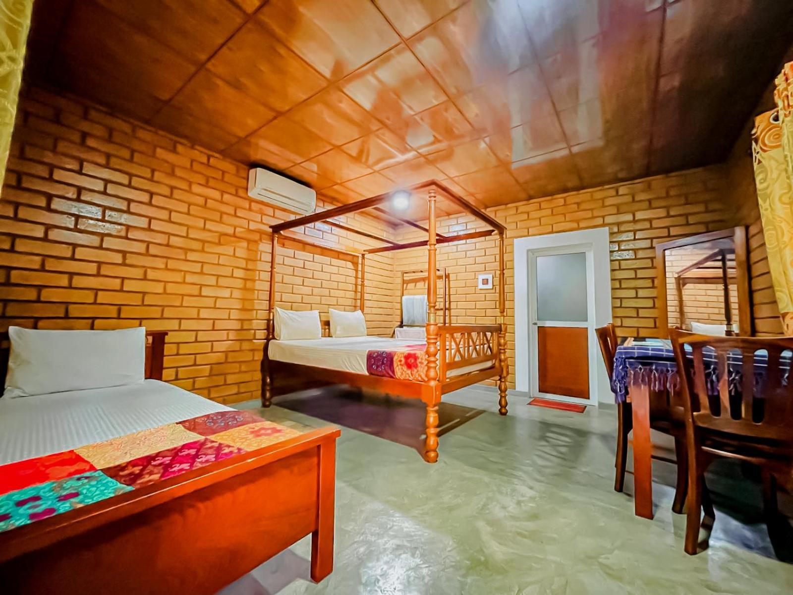 Airport Eco Cottage Katunayake Exterior photo